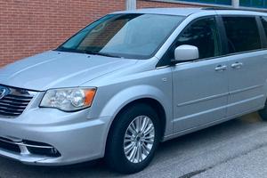 Lancia Voyager 2012