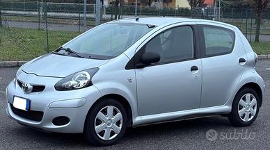 Toyota Aygo 1.0 12V VVT-i 5 porte Sol Connect