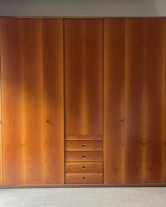 Armadio in legno