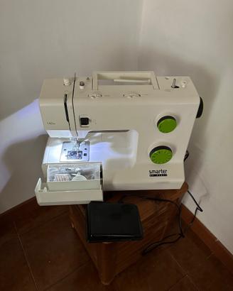 Macchina da cucire da tavolo Smarter by pfaff