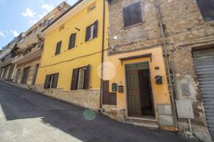 3 LOCALI A MARCELLINA