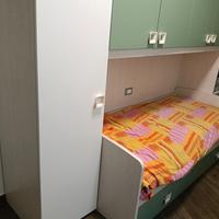 Armadio a ponte per cameretta  con letto
