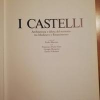 Libro : I Castelli - De Agostini