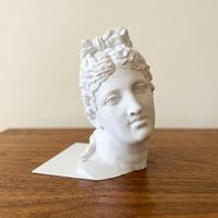 Reggilibri Busto Statua