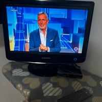 Tv Samsung 19 pollici con digitale terrestre t2 nu