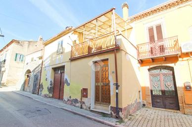 CASA SEMINDIPENDENTE A PORTOCANNONE