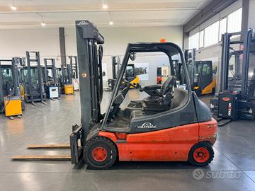 CARRELLO ELEVATORE ELETTRICO LINDE E 30