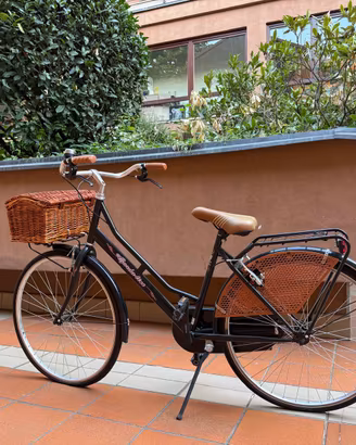 City Bike Olandese Donna con Cestino in Vimini