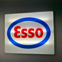 Insegna Esso