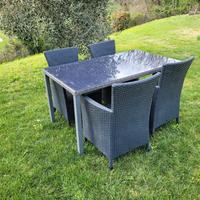 Tavolo da giardino da 6 posti e 4 poltroncine