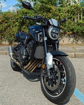 Honda CB 650 R Black Edition 2023 (scarico +acc.)