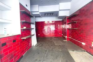 NEGOZIO A NAPOLI
