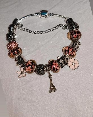 bracciale con torre Eiffel simile al pandora