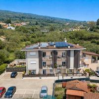 Cave:appartamento con giardino e due posti auto