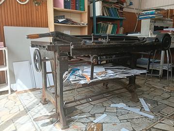 Antica taglia cartoni fine 1800, funzionante 