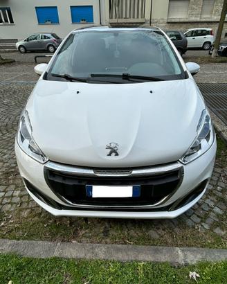 Peugeot 208 1,6 HDI Allure 5p