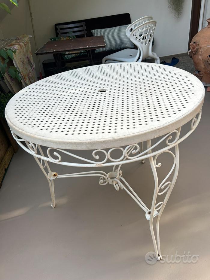 Tavoli in ferro battuto per esterni Mobili usati