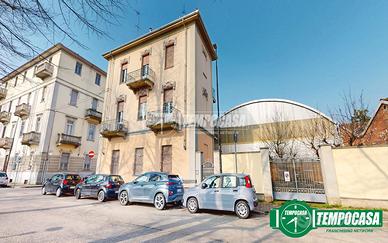 PALAZZINA INDIPENDENTE CON CORTILE PRIVATO - IDE
