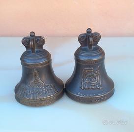 Coppia di campanelle da collezione in bronzo fonde