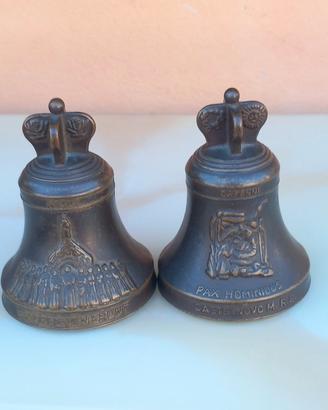 Coppia di campanelle da collezione in bronzo fonde