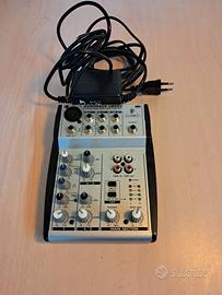 Bheringer UB502 MIXER 5 INGRESSI