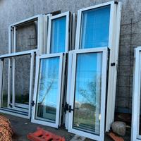 Infissi in alluminio di varie dimensioni