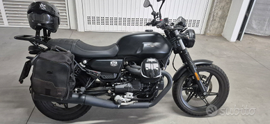 Guzzi V7 , 2021