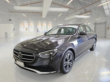 MERCEDES-BENZ E 220 4MATIC BUSINESS SPORT AUTO 4 P