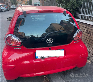 Toyota Aygo 1.0 benzina, anno 2010, 5 porte.