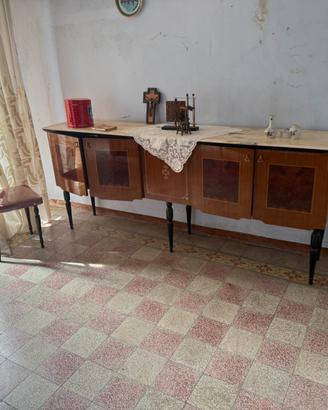 Mobili antichi singoli e in blocco
