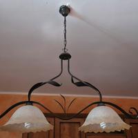 Lampadario in ferro battuto con 2 luci 