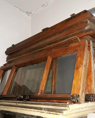 Finestre antiche in legno