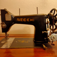 Macchina da cucire Necchi