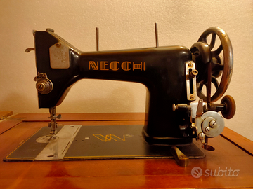 Macchina da cucire Necchi