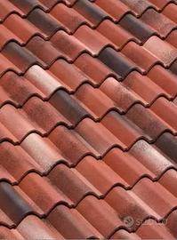 Tegole a coppi con effetto anticato.