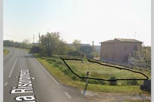Terreno vicino alla strada con grande visibilità