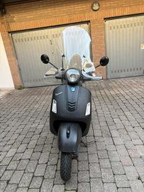 Vespa gts night