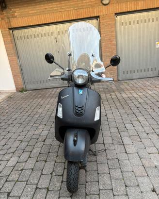 Vespa gts night
