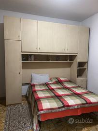 Camera da letto matrimoniale a ponte e guardaroba