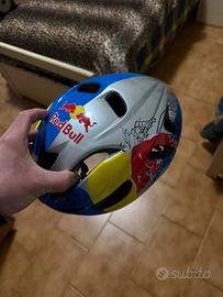 Casco red bull