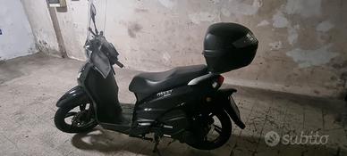 Scooter Peugeot Tweet 200