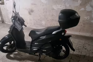 Scooter Peugeot Tweet 200
