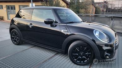 Mini 1.5 benzina 75 Kw Automatica