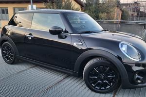 Mini 1.5 benzina 75 Kw Automatica