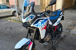 Africa Twin DCT ES 2025