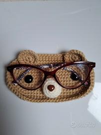 Poggia occhiali all'uncinetto