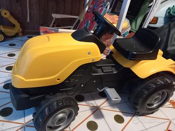 Giochi vari, trattore, trenino e Ferrari