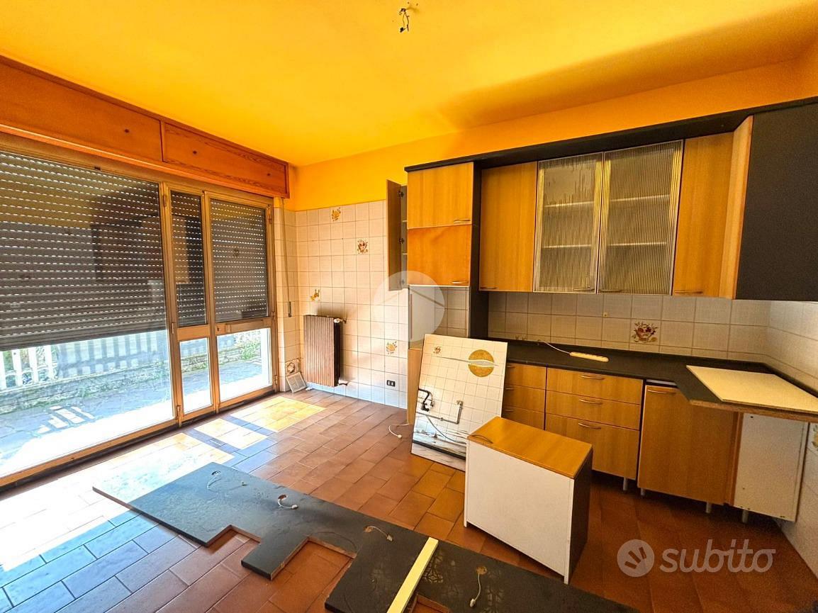 5 LOCALI A CASTELL'ALFERO - Vista 6