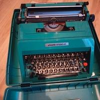 macchina da scrivere Olivetti Studui 45