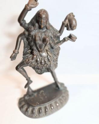 Statua del dea Kali Bhavani -versione terribile-